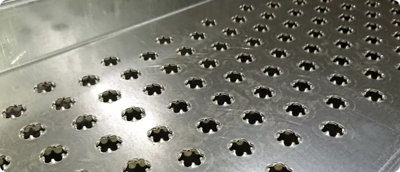 Сеялка зернотуковая СЗ-5,4: Нескользящая подножка